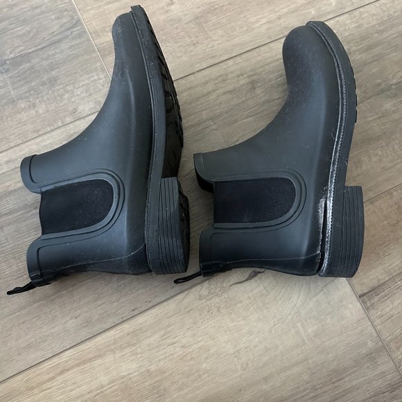 Madewell Women's Chelsea Rain Boot - Picture 9 of 9